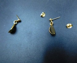JADE PIERCED EARS 10KGF VIEW